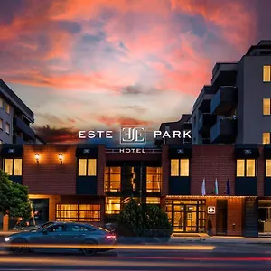 **** Отель -- Park -- Part Of Urban Chic Luxury Design - Parking & Compliments - Next To Shopping & Dining Mall Болгария